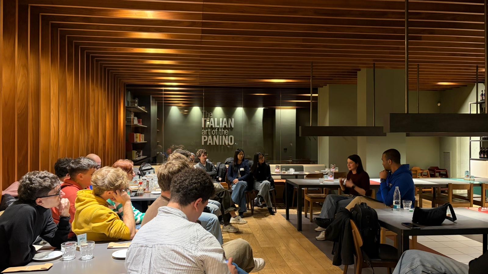 Visionary's Dinner, studenti Paidéia